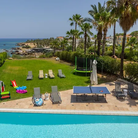 Villa Sunnyvillas: 4br Seafront Villa*private Pool*bw44